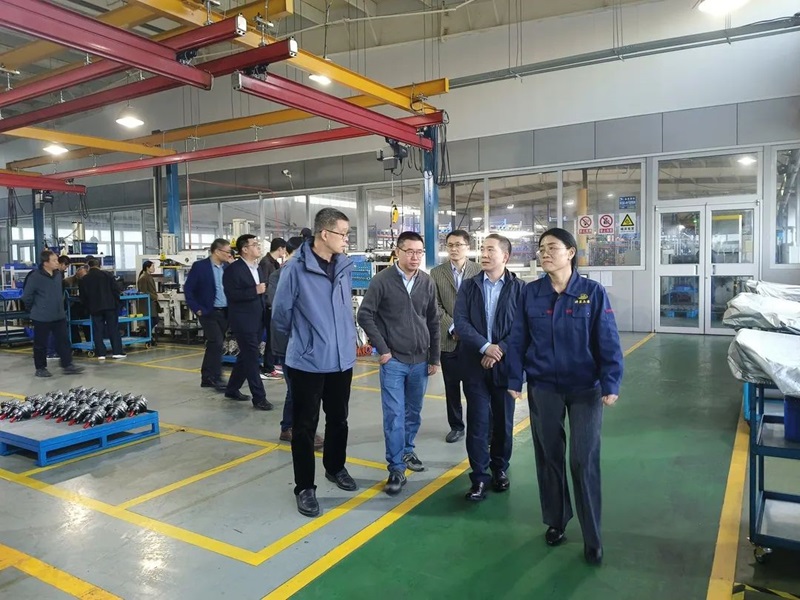 青島力克川液壓機械有限公司協(xié)辦國家標準審查會議在青島勝利召開！5.jpg